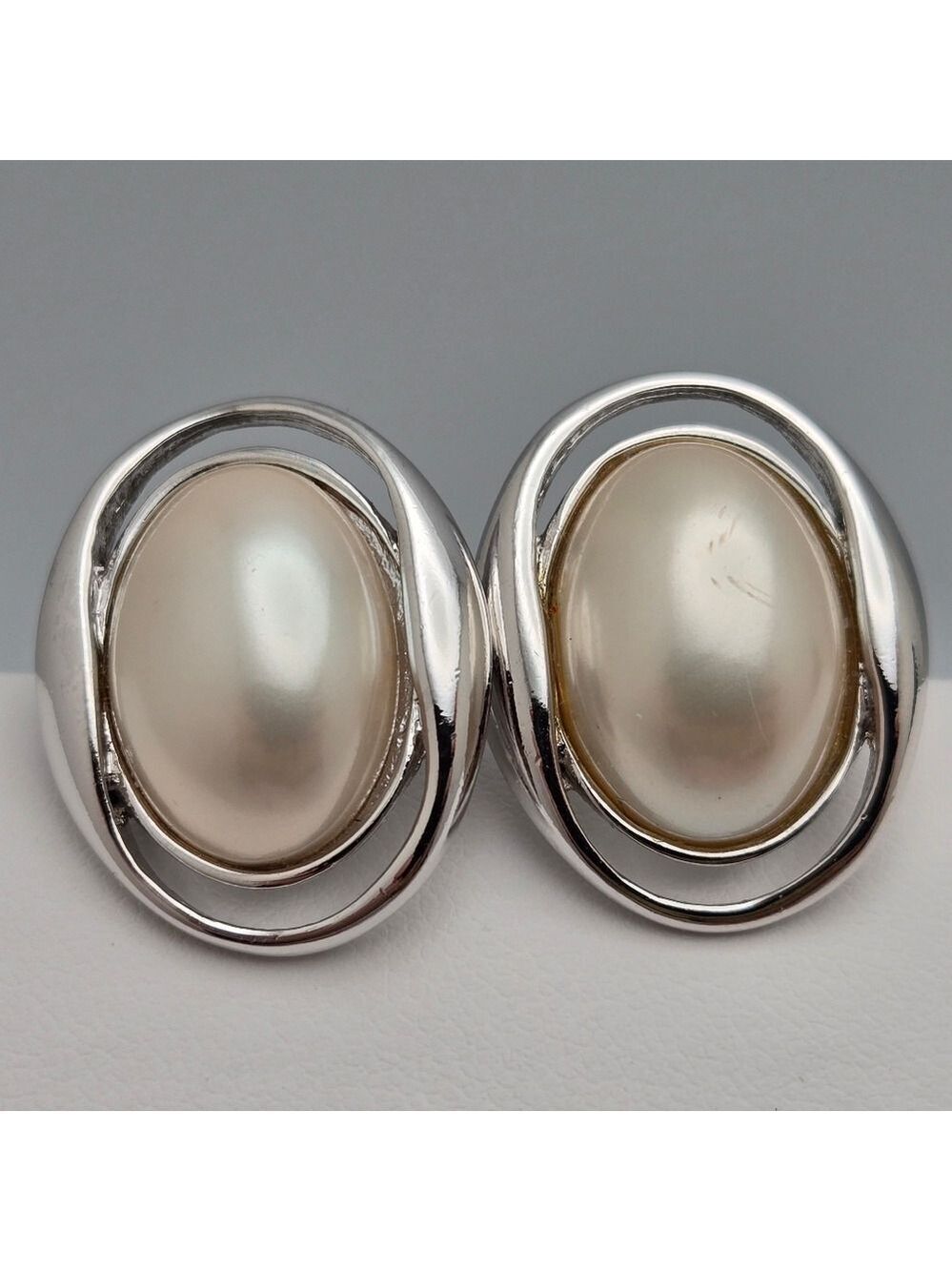 ✨2/$10✨ Oval Pearl Silver-Tone Stud Earrings Classic Bridal Elegant